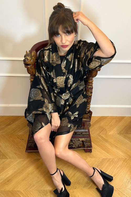 ‚ROSE MIST' CZARNE ELEGANCKIE KIMONO 100% JEDWABNE HAFTOWANE W ZŁOTE RÓŻE
