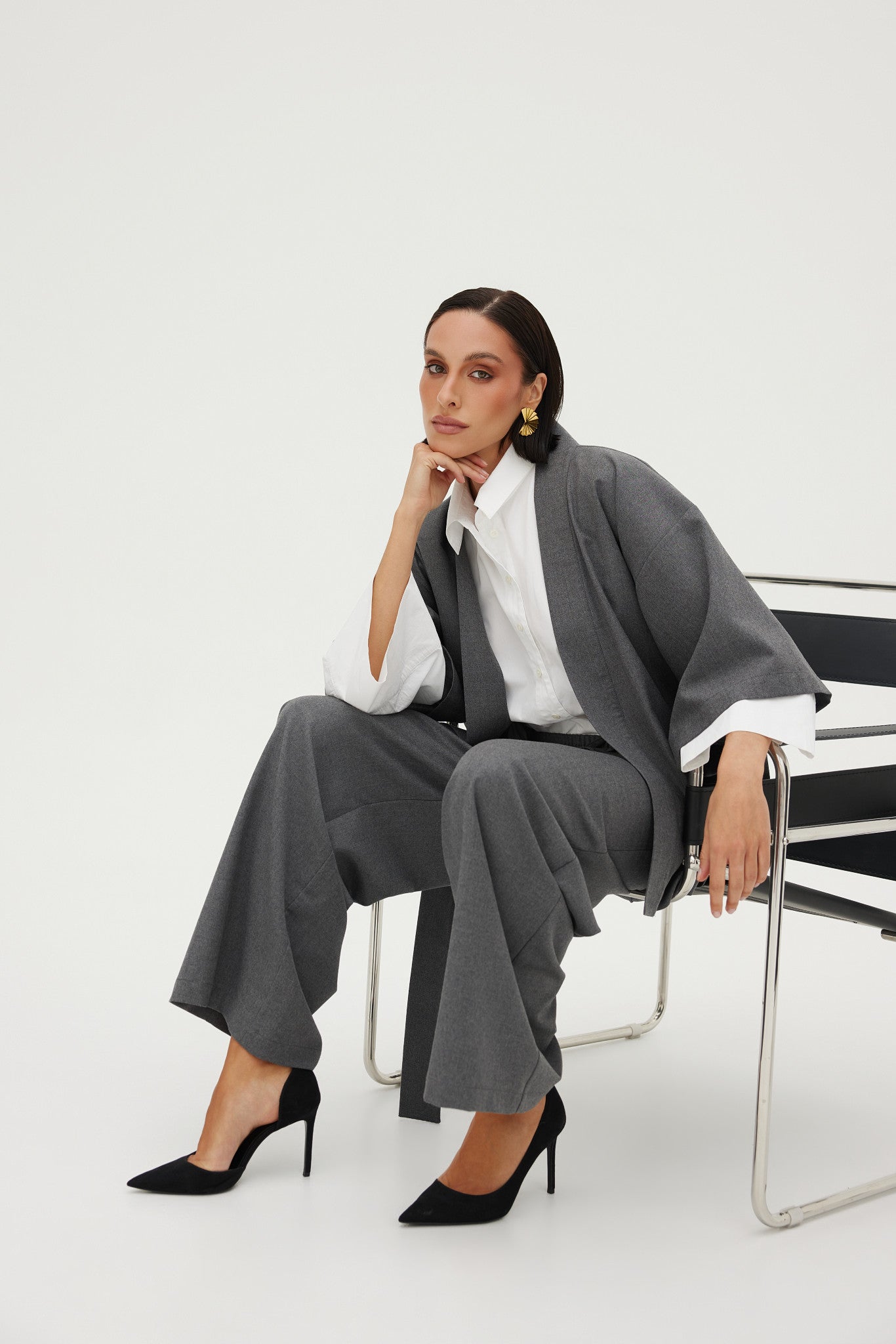 THE EASY PANTS: DLACZEGO SPODNIE NA GUMCE SĄ TERAZ NAJMODNIEJSZĄ RZECZĄ W TWOJEJ SZAFIE