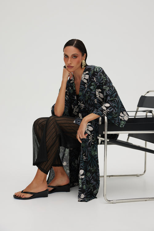 KIMONO Z WŁOSKIEJ WISKOZY W KWIATY — ‘SUMATRA’