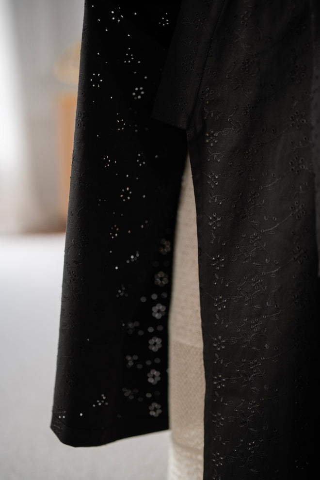 'FLEUR NOIR' CZARNE DŁUGIE KIMONO BAWEŁNIANE YUKATA W HAFT ANGIELSKI