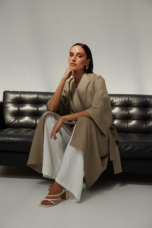 ZŁOTE KIMONO Z WEŁNY I WISKOZY — ‘AL MAHA’