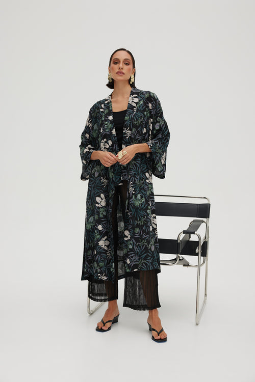 KIMONO Z WŁOSKIEJ WISKOZY W KWIATY — ‘SUMATRA’