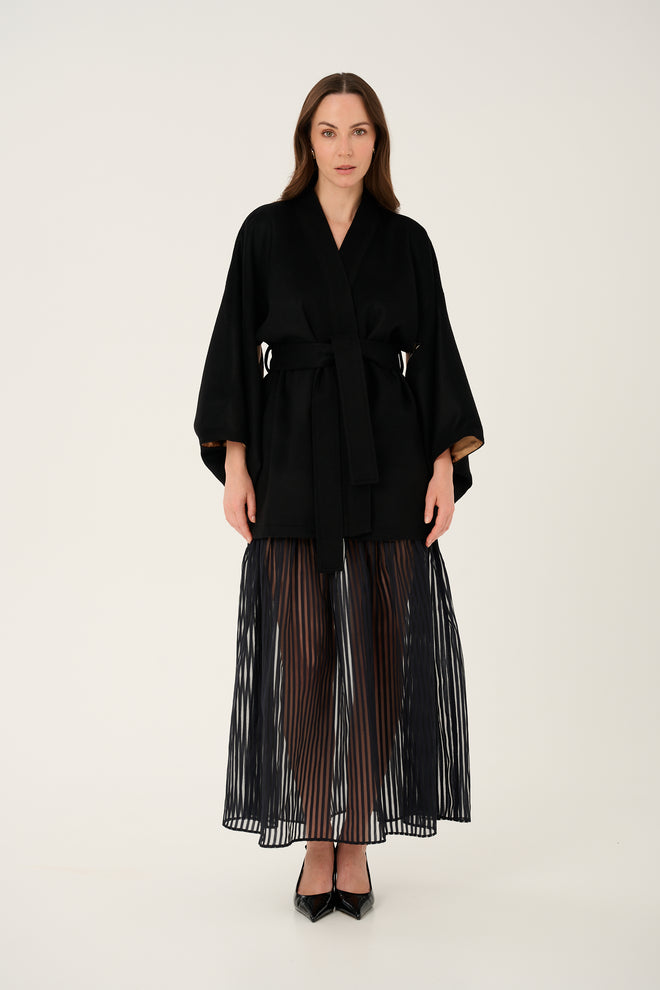 "OYSTER" CZARNE WEŁNIANO-KASZMIROWE KIMONO Z PODSZEWKĄ W GEOMETRYCZNY PRINT