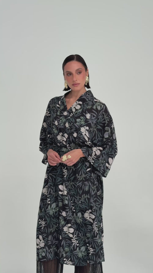KIMONO Z WŁOSKIEJ WISKOZY W KWIATY — ‘SUMATRA’